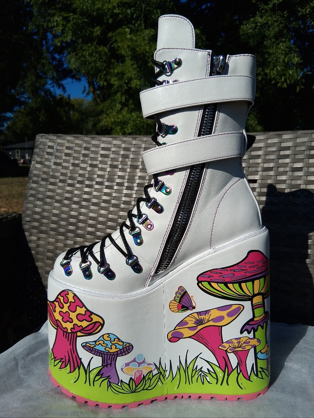 CURRENT MOOD® Psychedelic Fairytale Double Stack Traitor Boots in White | Size 9 - Picture 4 of 11